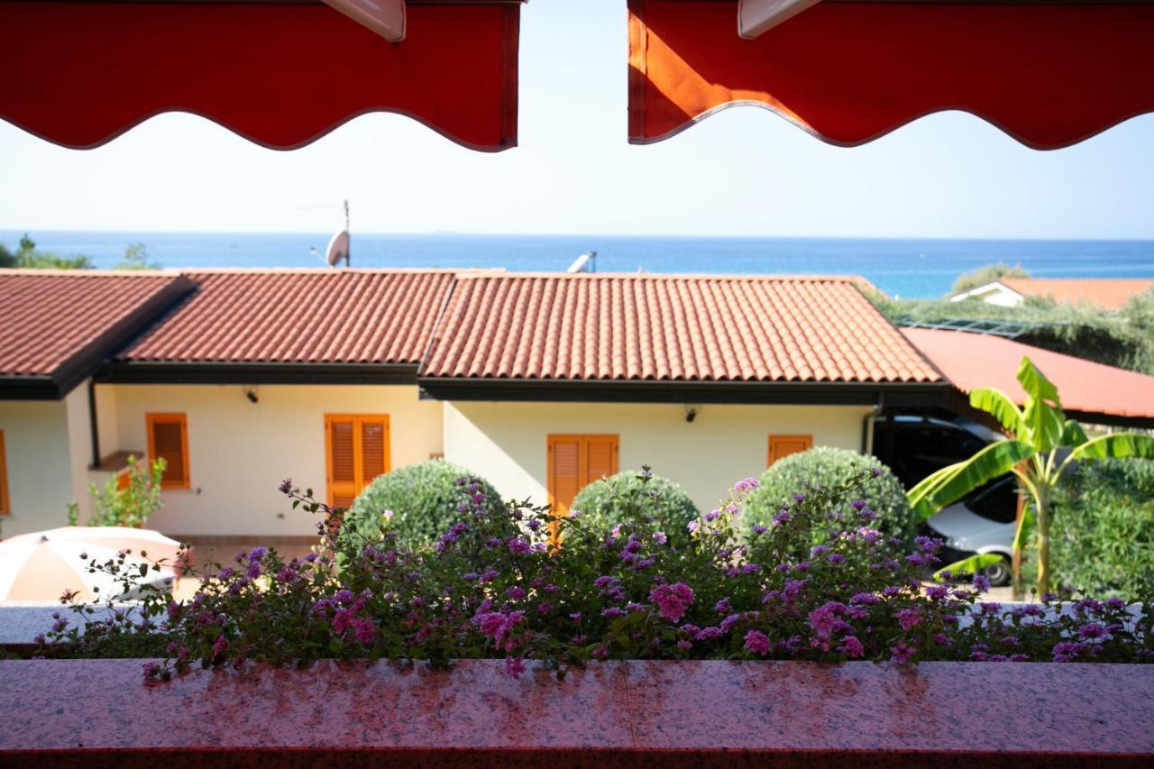 Le Casette Sul Mare Capo Vaticano Exterior foto
