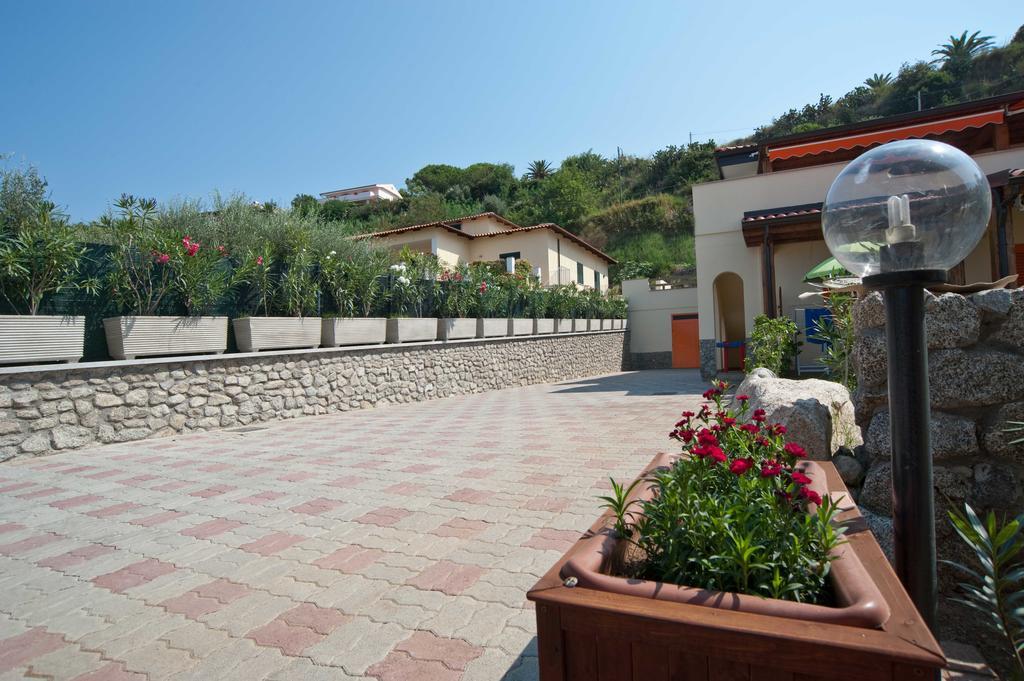 Le Casette Sul Mare Capo Vaticano Exterior foto