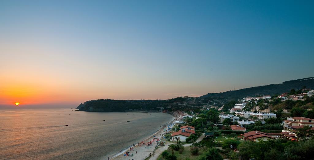 Le Casette Sul Mare Capo Vaticano Exterior foto
