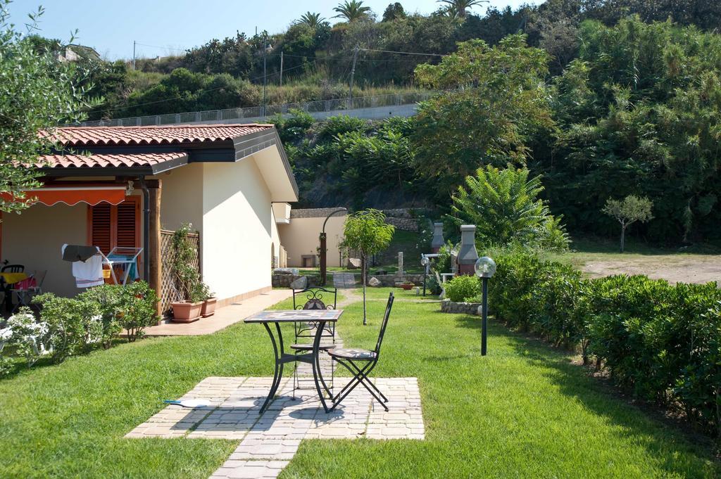 Le Casette Sul Mare Capo Vaticano Exterior foto