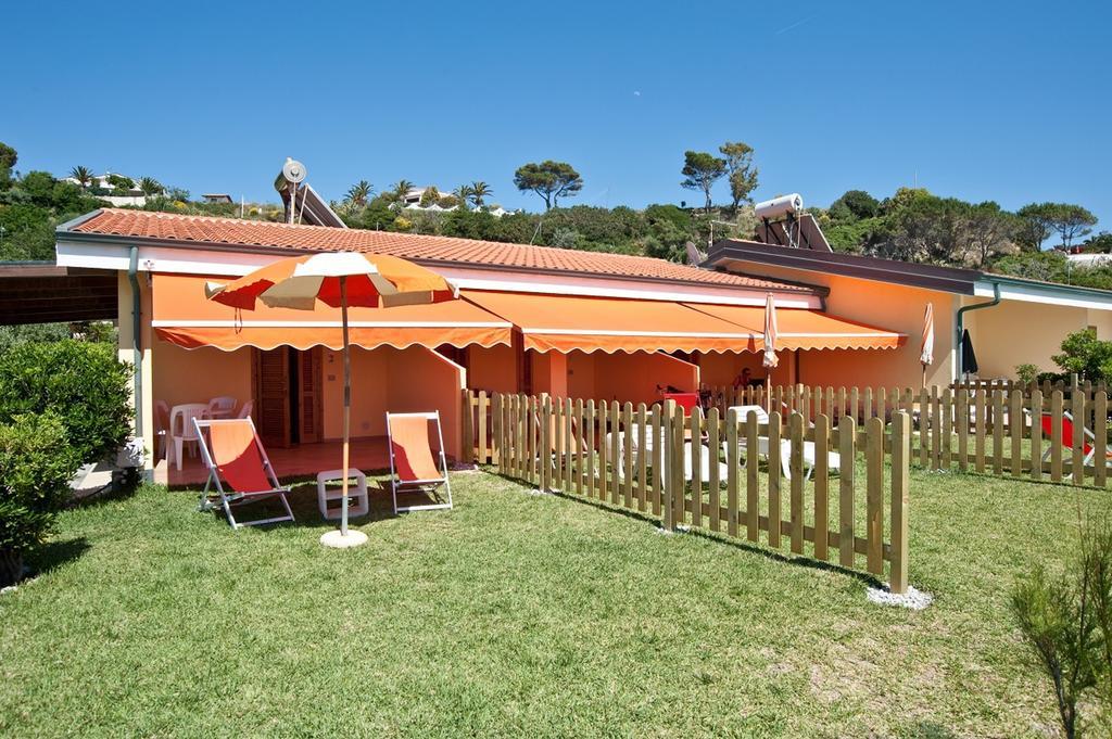 Le Casette Sul Mare Capo Vaticano Exterior foto